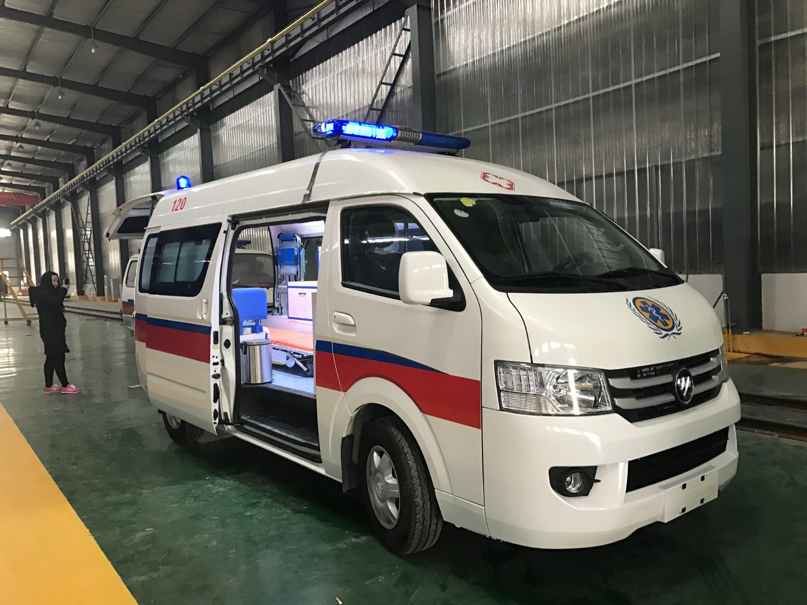 玛沁县救护车转院